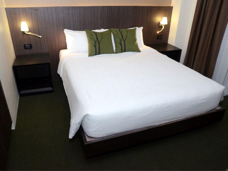 Stradella Hotel Cainta Екстер'єр фото