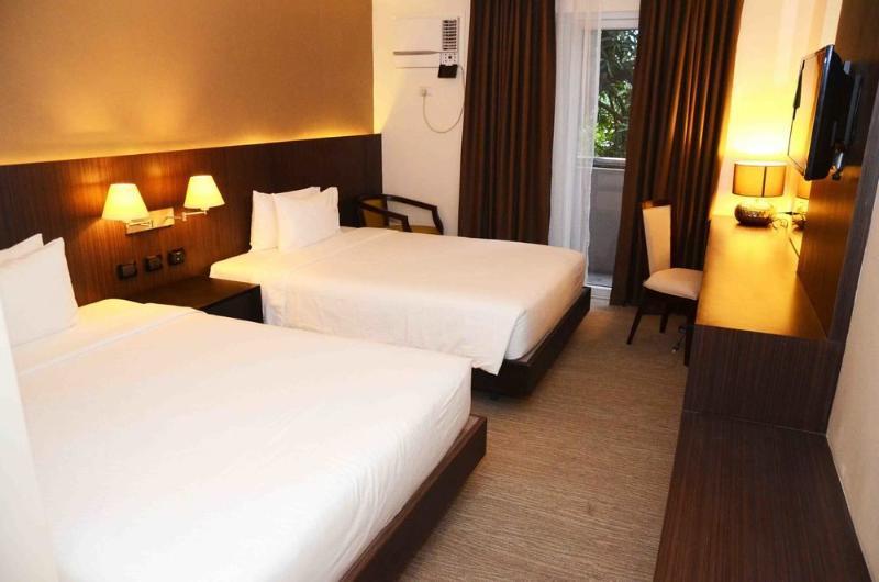 Stradella Hotel Cainta Екстер'єр фото
