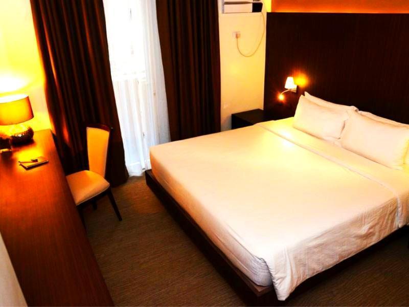 Stradella Hotel Cainta Екстер'єр фото